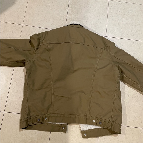 Levi’s Men Sherpa Lined Canvas Jacket In Tan Color Size L. Gently Used - Picture 4 of 4